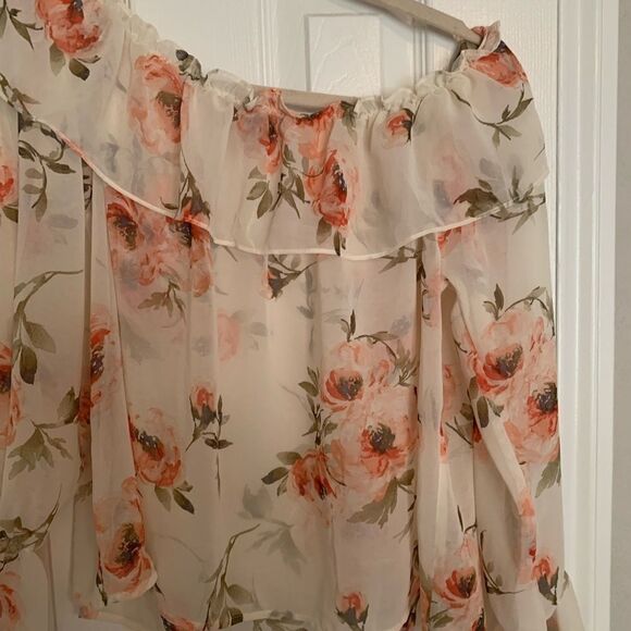 Sheer Off the shoulder floral blouse NWOT - Picture 4 of 4